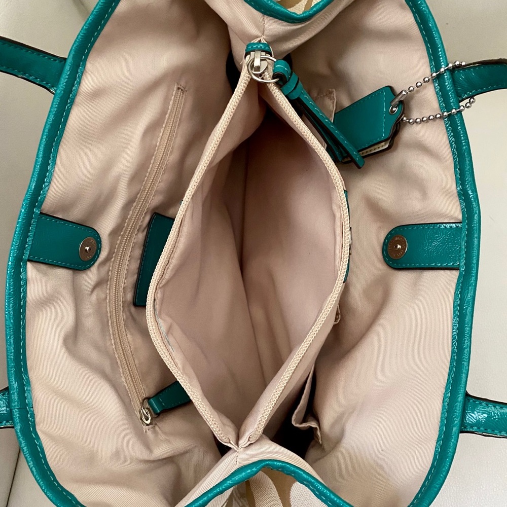 Coach Handbag 💙 - Picture 6 of 7